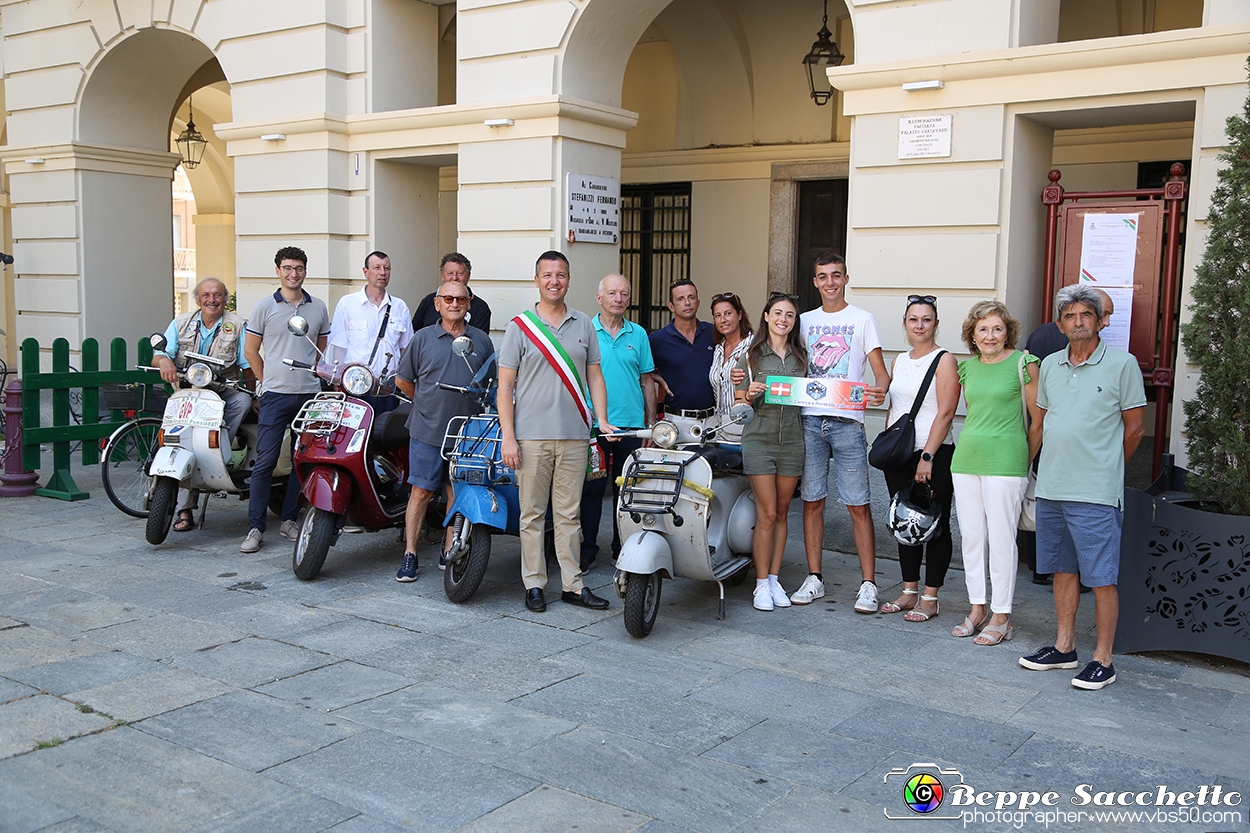 VBS_0675 - Incontro con il Vespista Sandamianese Samuele Iannello.jpg